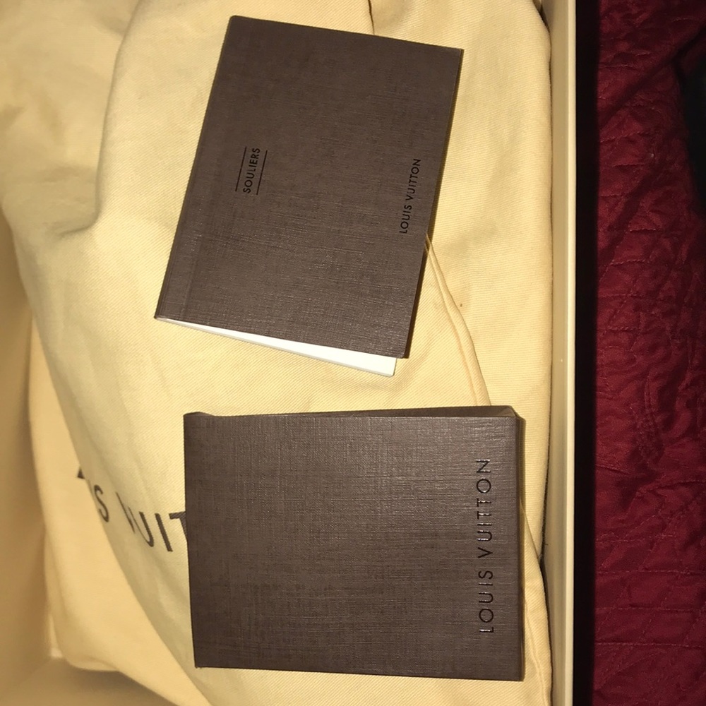 Louis Vuitton - Picture 6 of 6